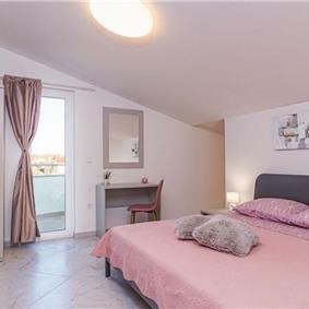 6 bedroom villa with pool near Pula, sleeps 12